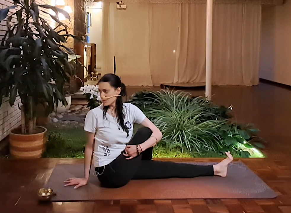 Profundización en Ardha Matsyendrasana