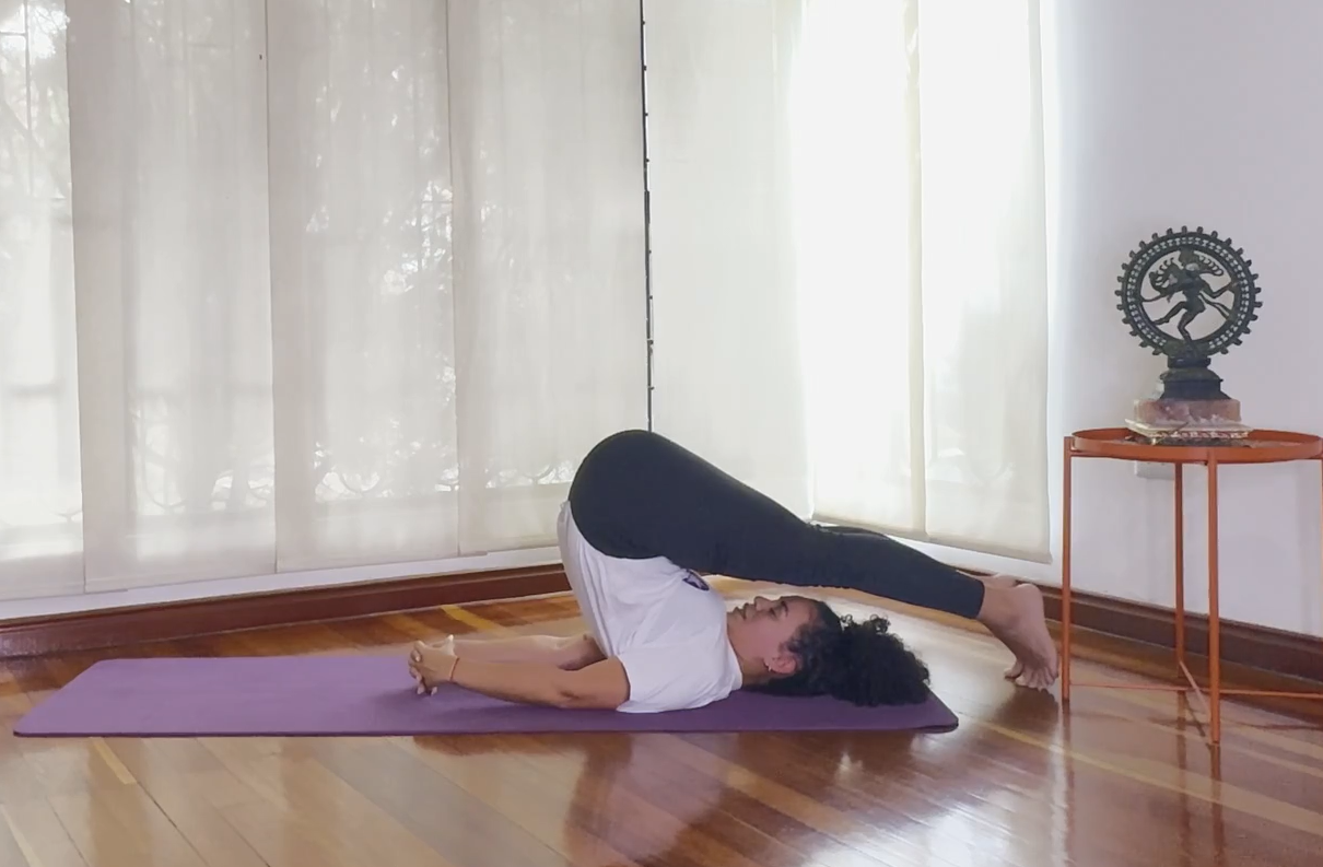 Profundización en Halasana